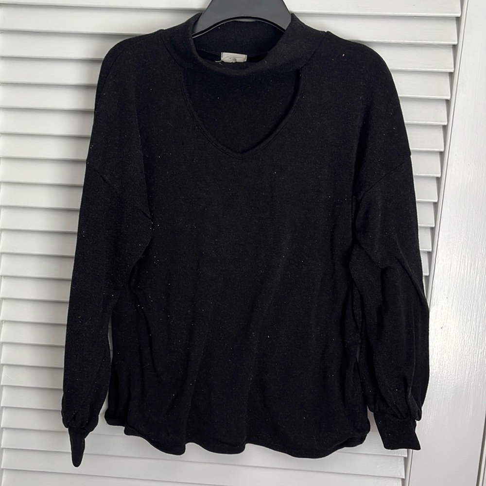 BiBi Boutique Brand Sweater Puff Skeeve Mock Turtleneck Keyhole cut out chest